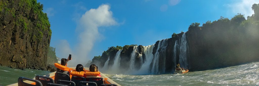 Paraná recebe mais de 627 mil visitantes no semestre e registra alta de 23,7% no turismo internacional