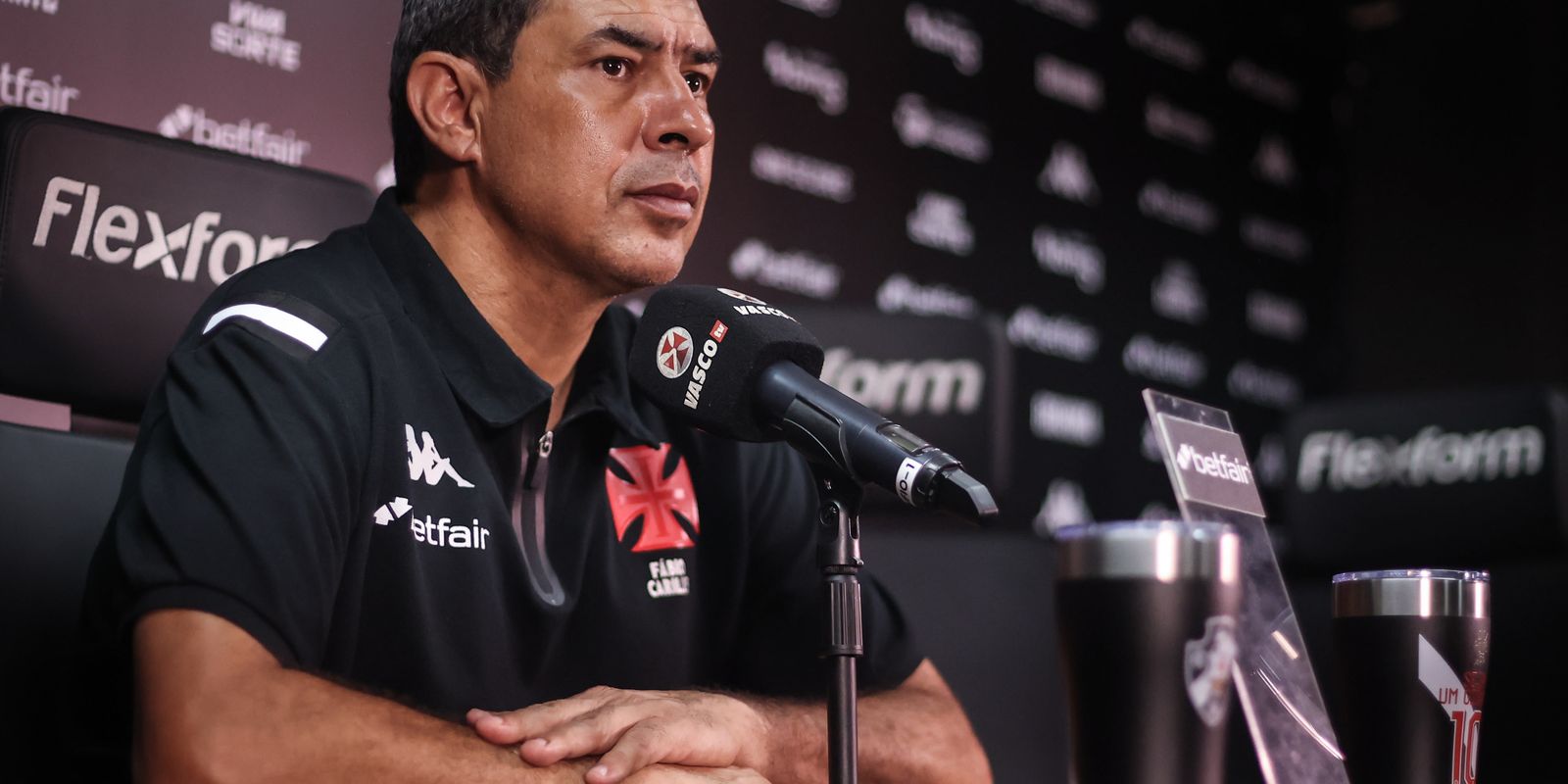 Vitória anuncia contratação do técnico Fabio Carille