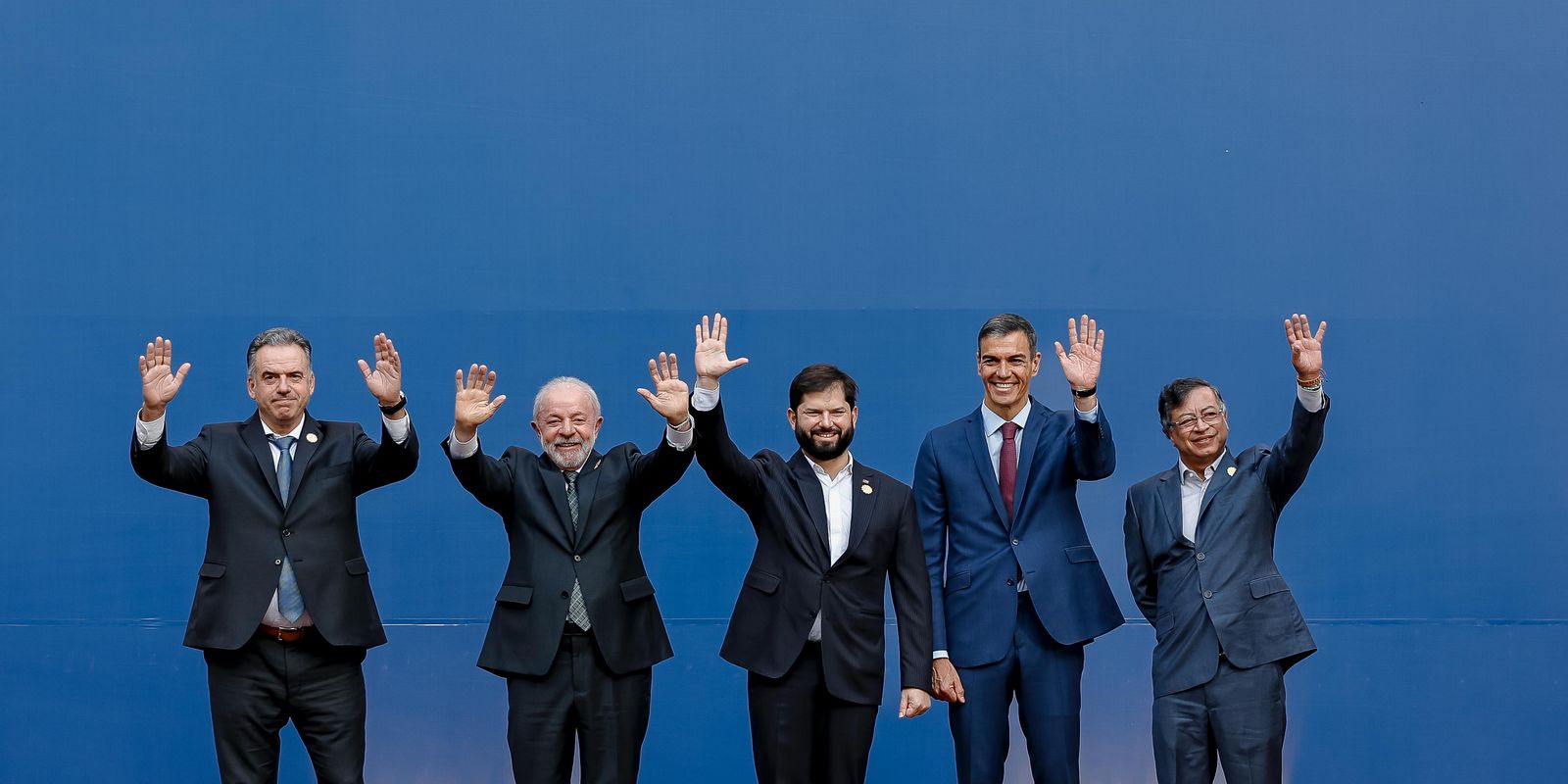 Brasil, Chile, Colômbia, Uruguai e Espanha defendem democracia