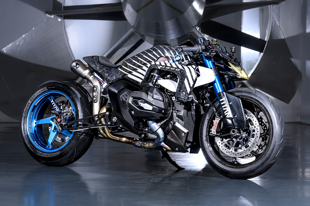 R 1300 R ‘Titan’ injetado nitroso da BMW parece que escapou do Cyberpunk