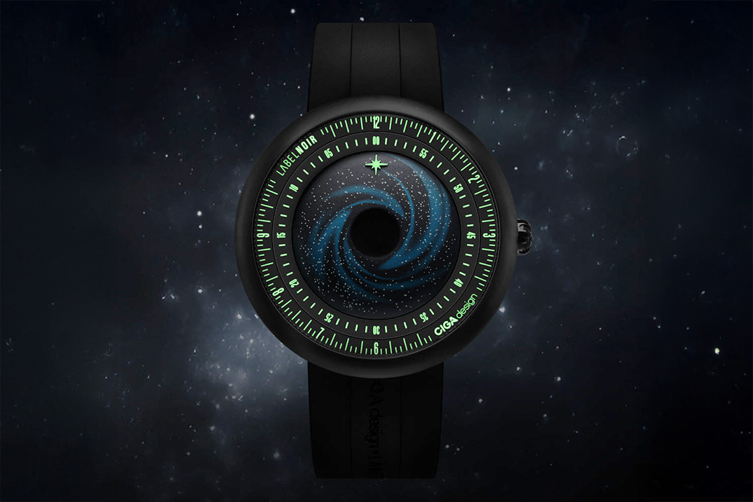 CIGA colabora com a etiqueta noir para este relógio de estrela preta inspirada no buraco negro