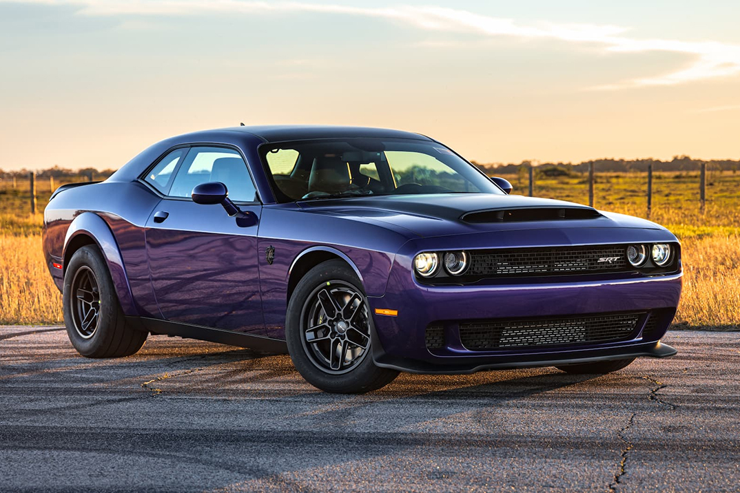 O demônio de Hennessey 1700 aumenta o desafiante a quase 1.700 hp com um tempo de 7,9 segundos