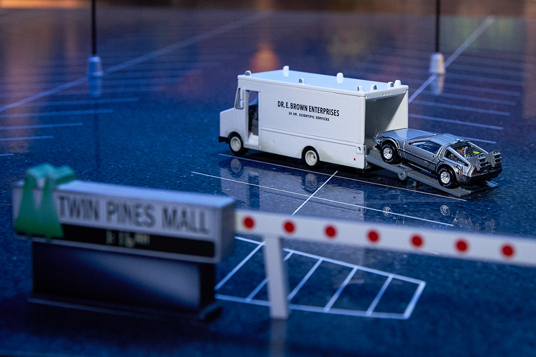 Mattel comemora ‘de volta ao futuro’ com um modelo de rodas quentes de chast do Doc Brown’s GMC Van