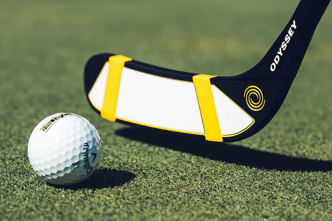 O putter de hóquei da Odyssey se parece com o que Adam Sandler usa em Happy Gilmore 2