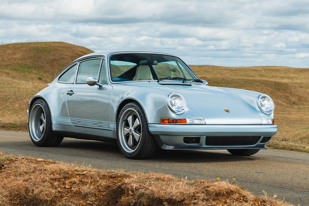 Theon Designs colocou a carroceria de carbono neste Porsche 911 para torná-lo mais leve que um 992 GT3 RS