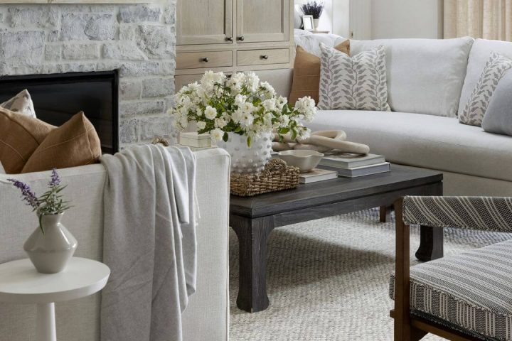 9 truques fáceis para estilizar sua mesa de café como um designer