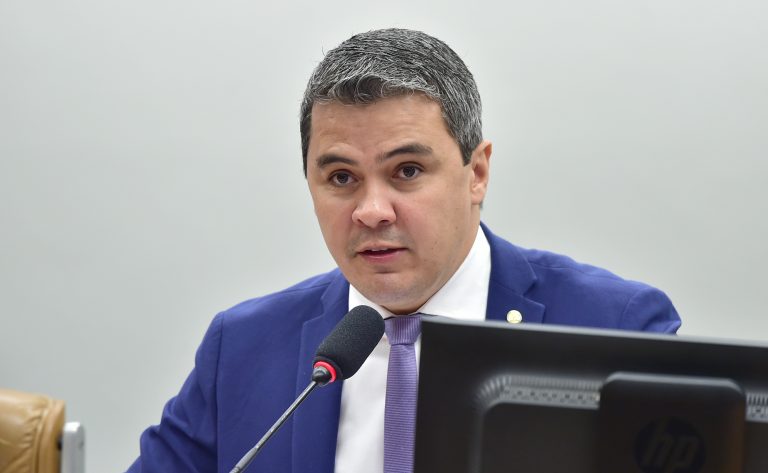 Comissão de Constituição e Justiça aprova tratamento isonômico a religiões em políticas de apoio ao turismo – Notícias