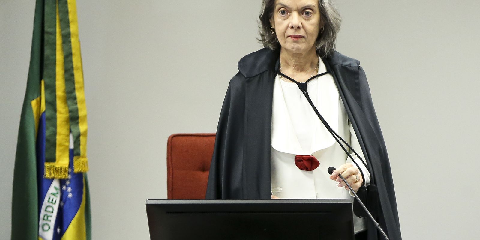 STF tem placar de 4 votos a 0 para manter cautelares contra Bolsonaro