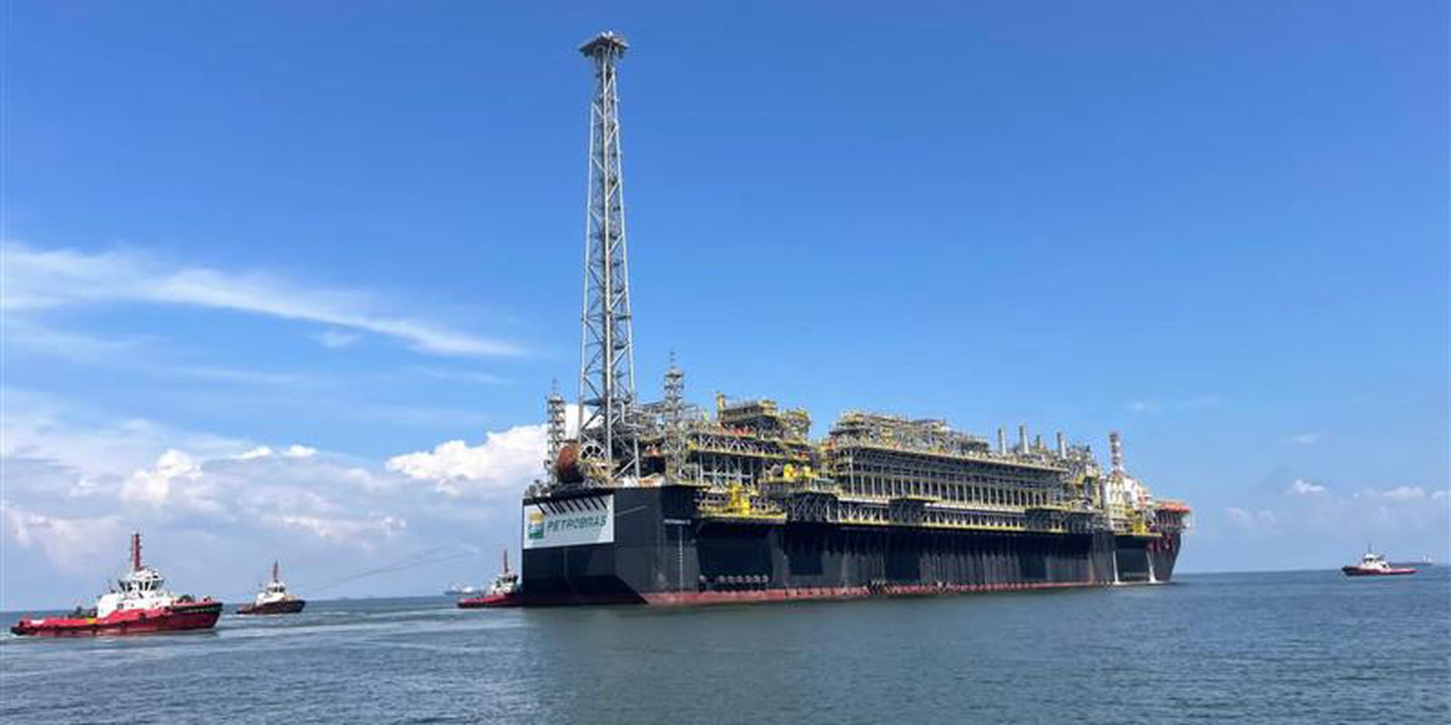 Plataforma da Petrobras que reforçará o pré-sal deixa Singapura