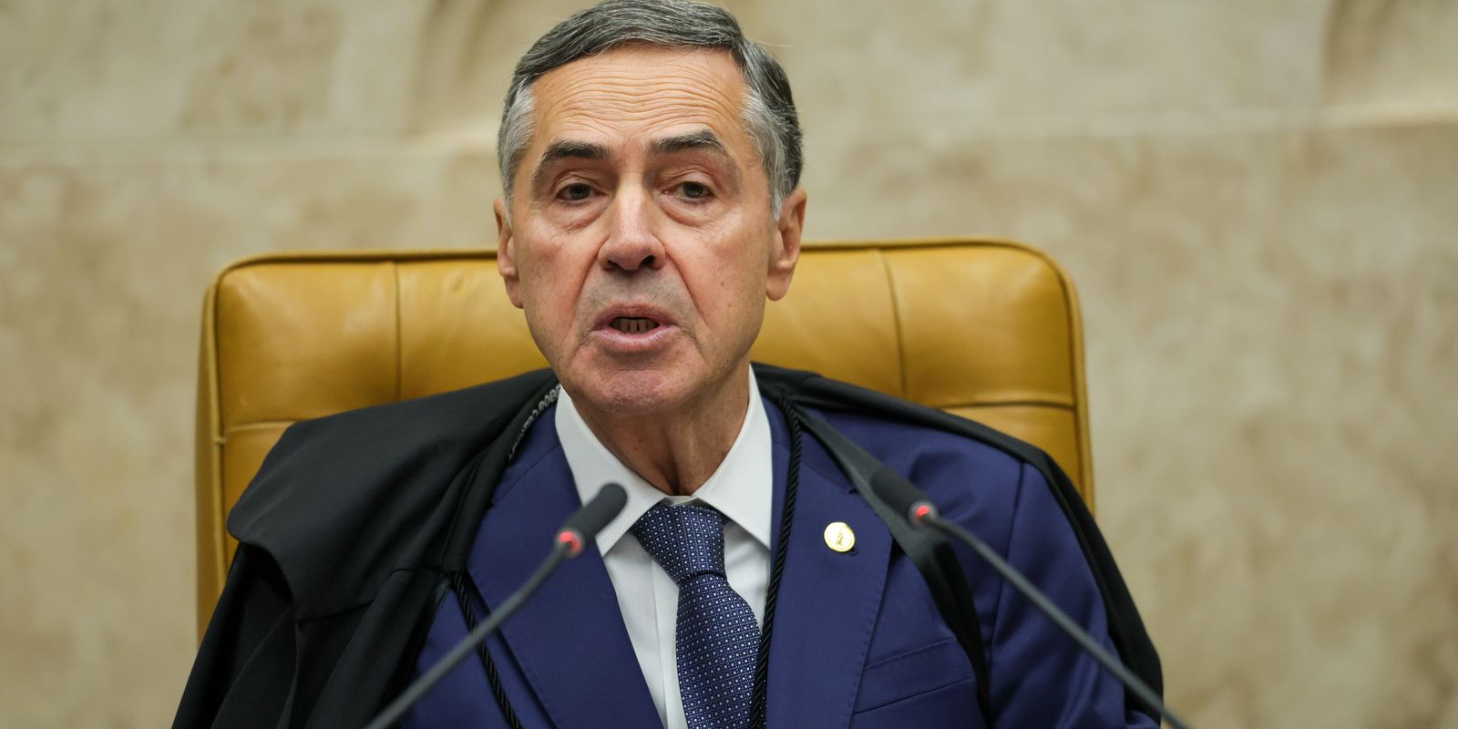 Barroso diz que atuação de Moraes evitou grave erosão democrática