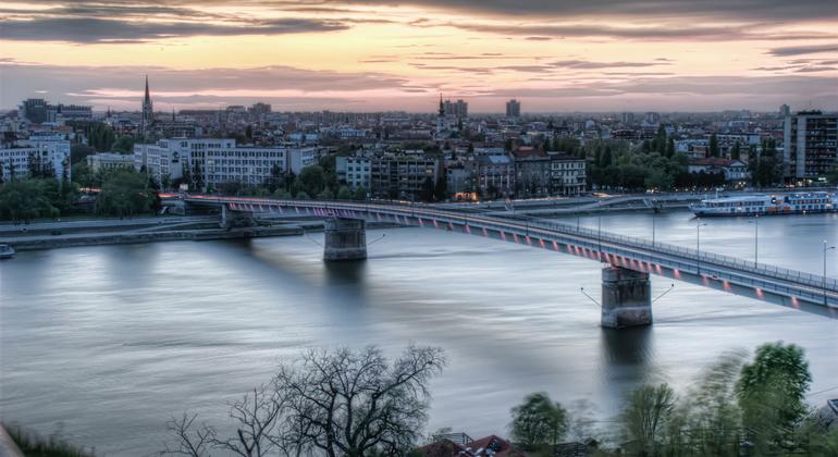 Relatores pedem à Sérvia para acabar com repressão a estudantes e universidades