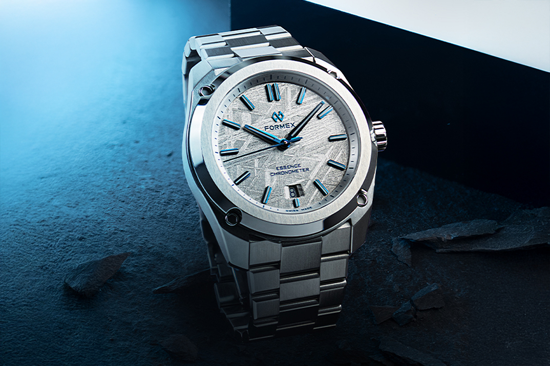 O FORMEX apresenta uma opção de 41 mm para a essência com este fantasma de meteorito-dial