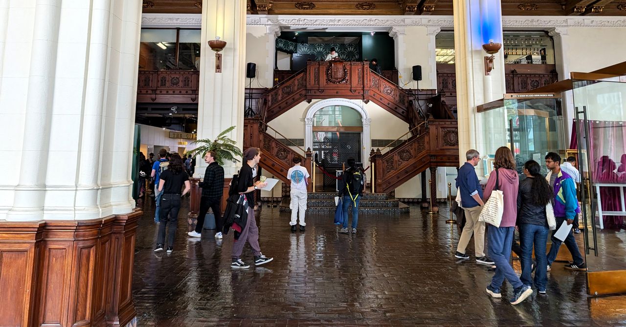 A caça selvagem de tesouro em toda a cidade que comeu São Francisco