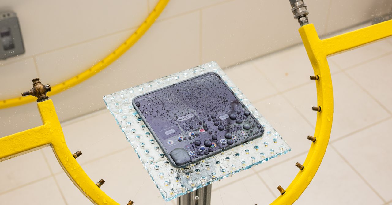 Uma visão exclusiva dos laboratórios de confiabilidade, onde o hardware de pixels de teste de estresse do Google