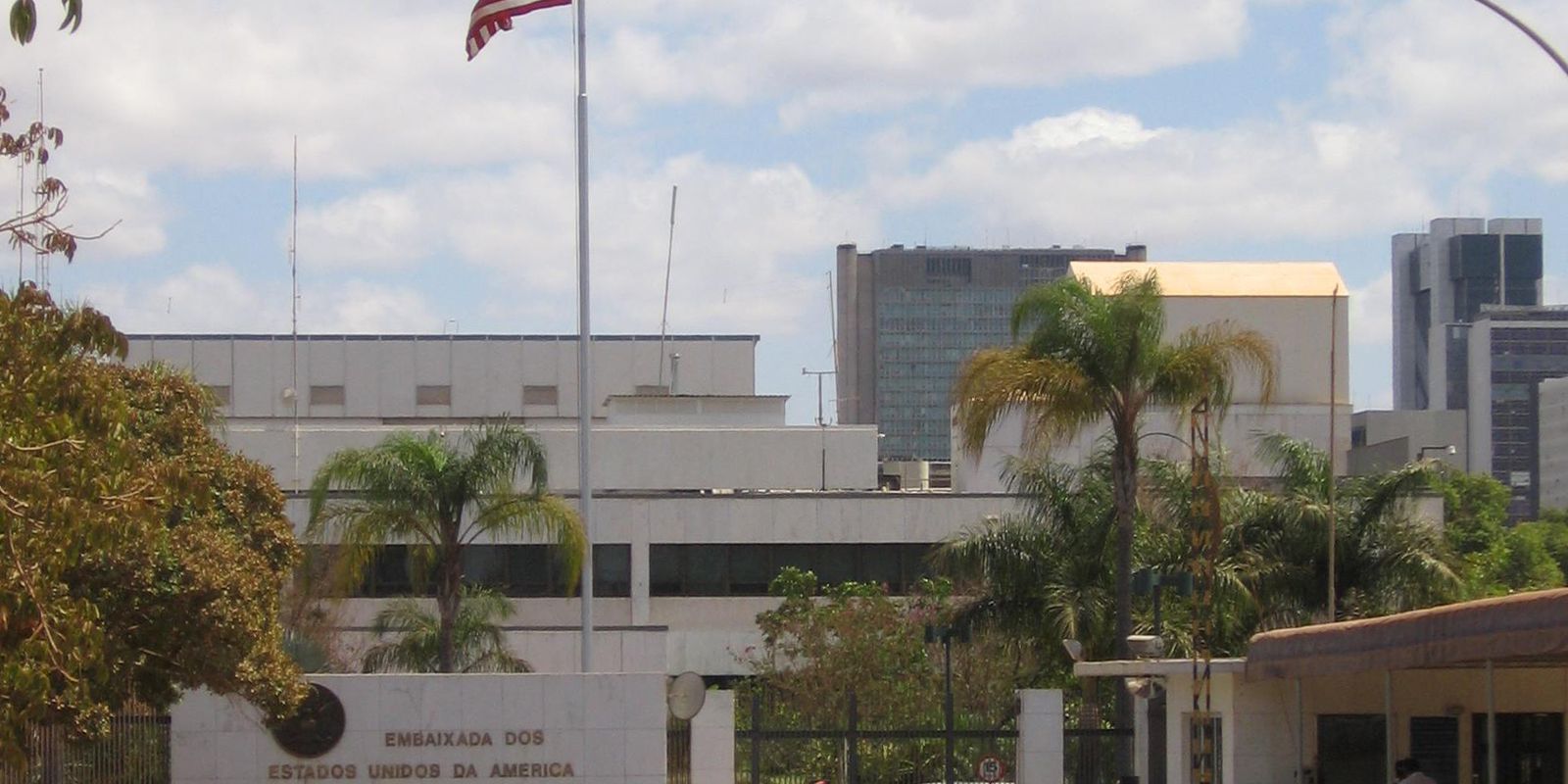 Embaixada dos EUA republica críticas a Moraes nas redes sociais