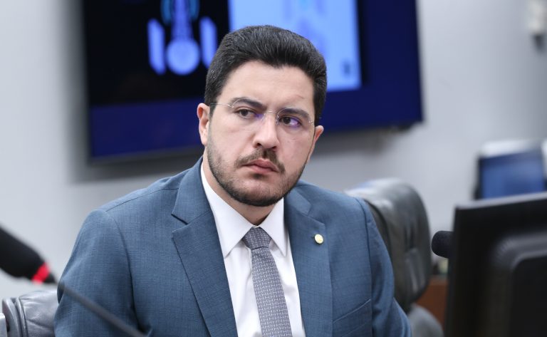 Debatedores defendem aprovação de projeto que amplia proteção de crianças e adolescentes no ambiente digital – Notícias