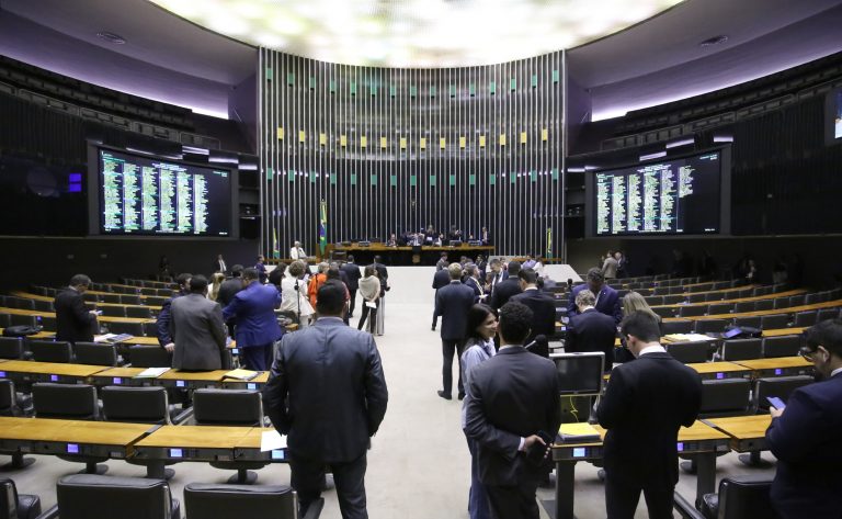 Câmara aprova criação de três grupos parlamentares – Notícias