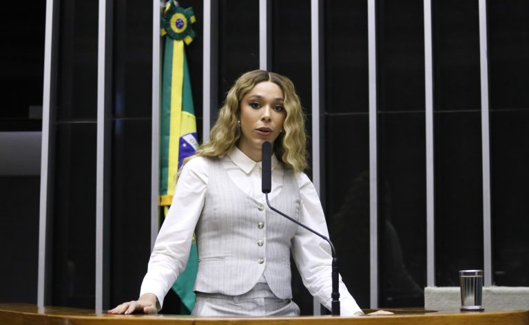 Deputados governistas e da oposição defendem soluções diferentes para combater crimes cibernéticos contra crianças – Notícias