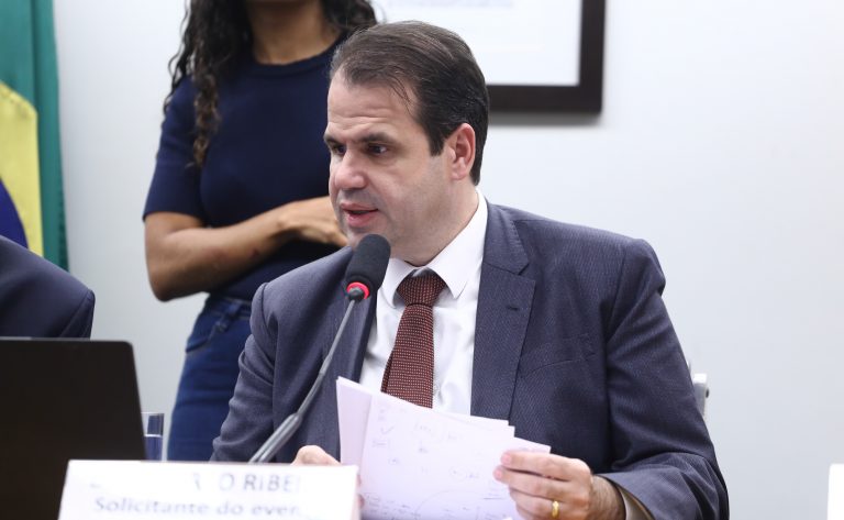 Comissão aprova punição para assédio bancário contra aposentados e beneficiários do BPC – Notícias