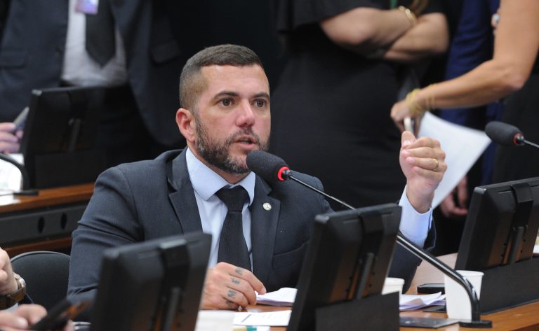 Comissão aprova publicidade obrigatória de ordem judicial que suspende conteúdo ou perfil de rede social – Notícias