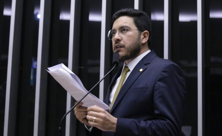 Comissão aprova revisão por pessoa em decisões de algoritmos sobre dados pessoais – Notícias