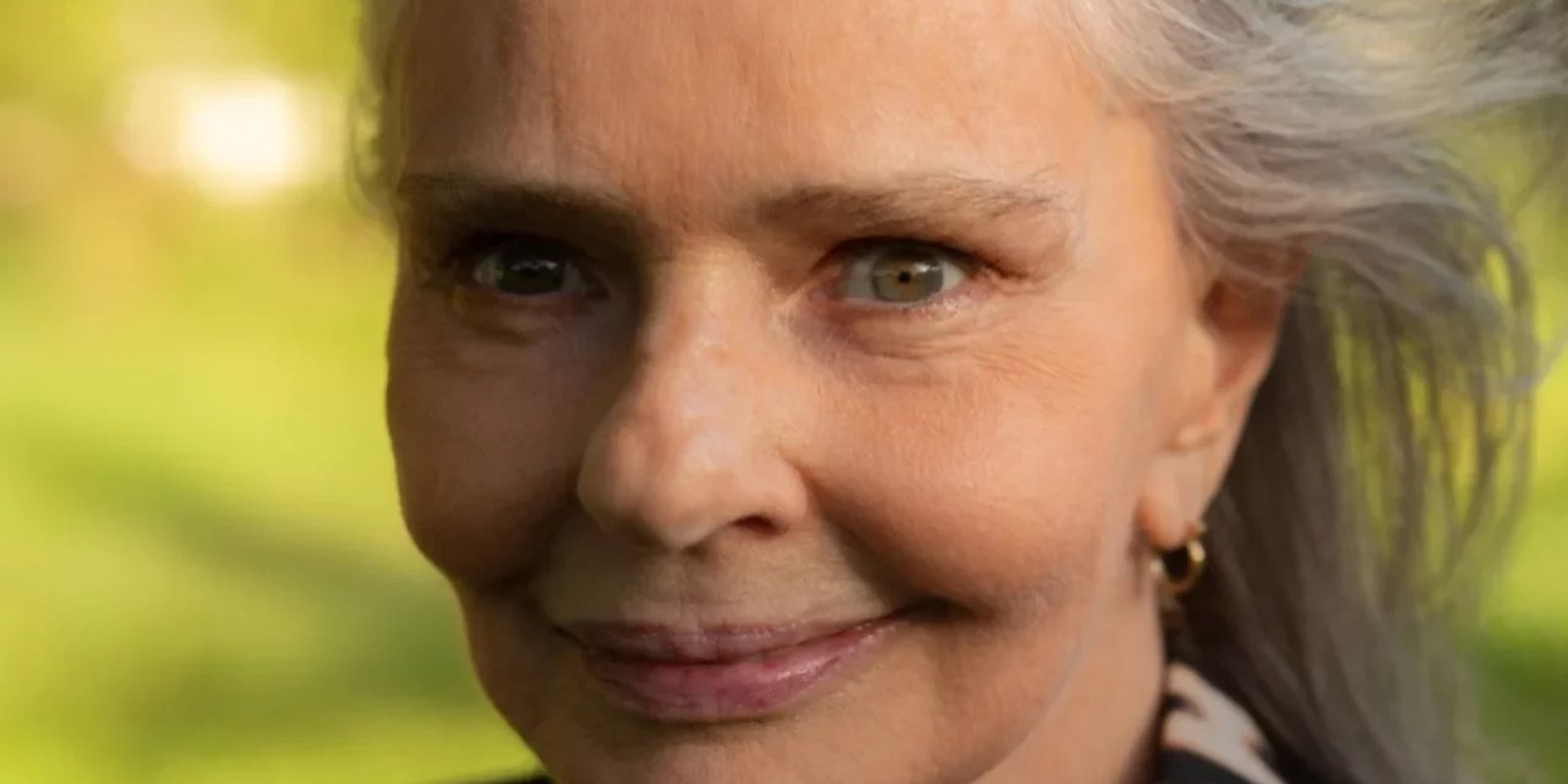 Cantora, compositora e pianista: conheça a história de Angela Ro Ro