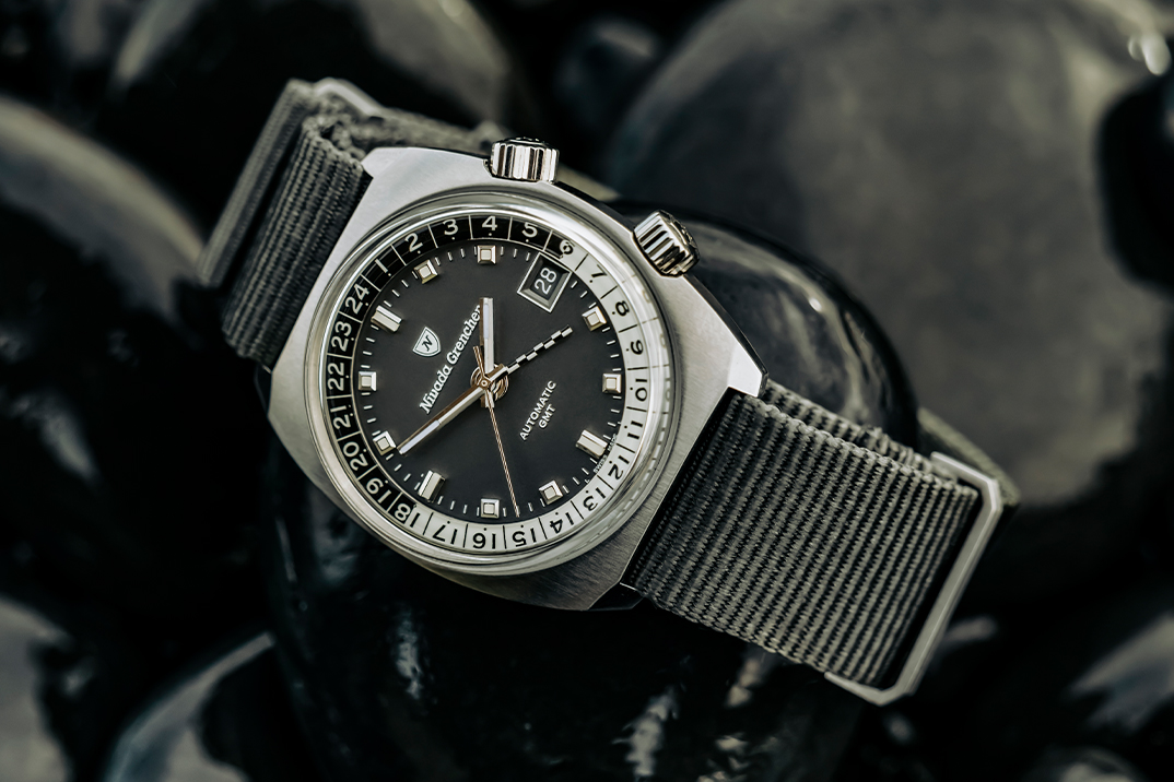 Nivada Grenchen e Hodinkee revivem um raro GMT antártico dos anos 60 com um toque moderno