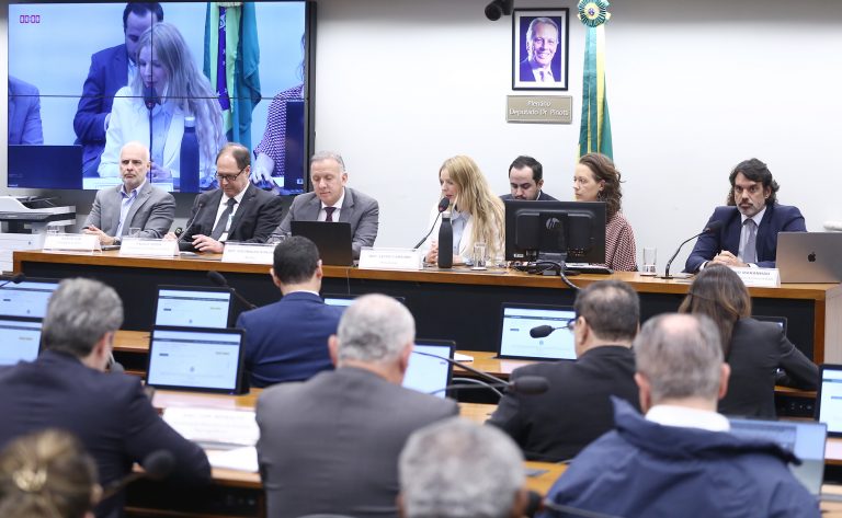 Especialistas divergem sobre propriedade intelectual no uso de IA generativa – Notícias