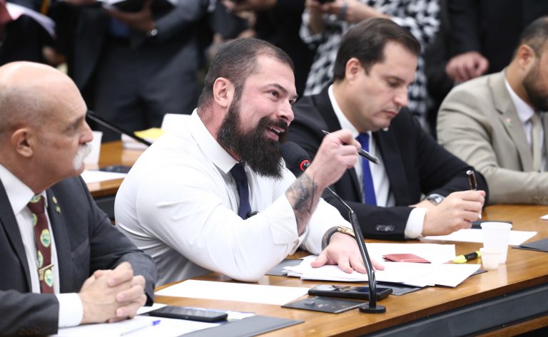 Comissão aprova integração de sistemas de câmeras de condomínios na busca por foragidos – Notícias