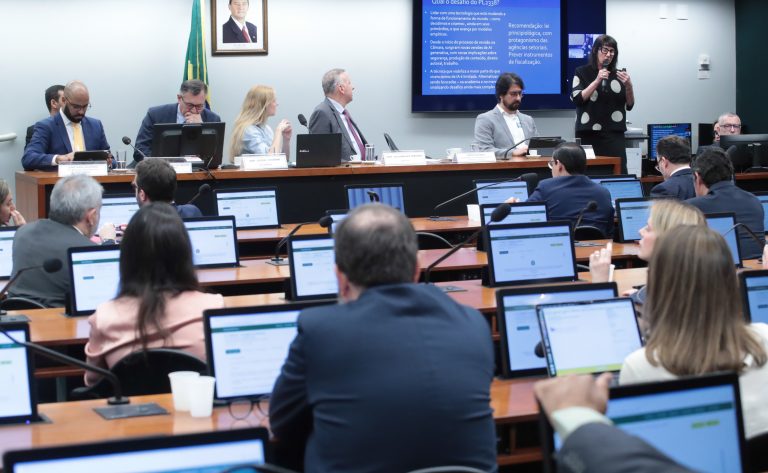 Especialistas voltam a defender flexibilização e soberania no uso da IA no Brasil – Notícias