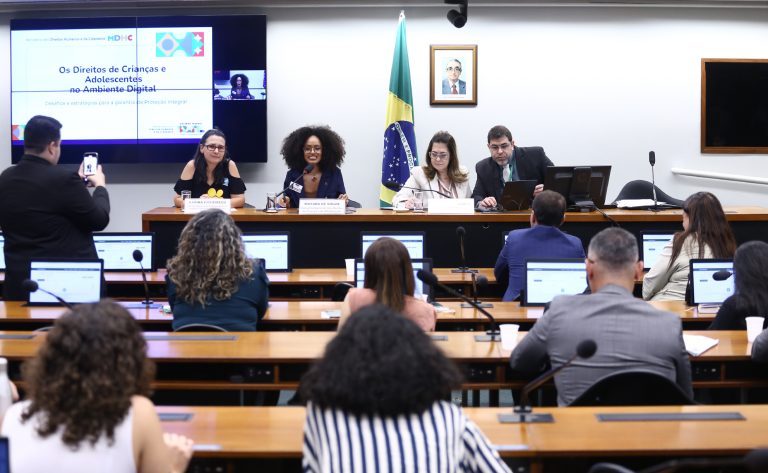 Grupo recebe sugestões para minimizar impacto de ambiente digital sobre crianças – Notícias
