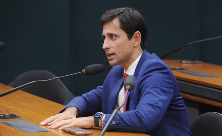 Comissão aprova campanha contra crimes digitais com uso de inteligência artificial – Notícias