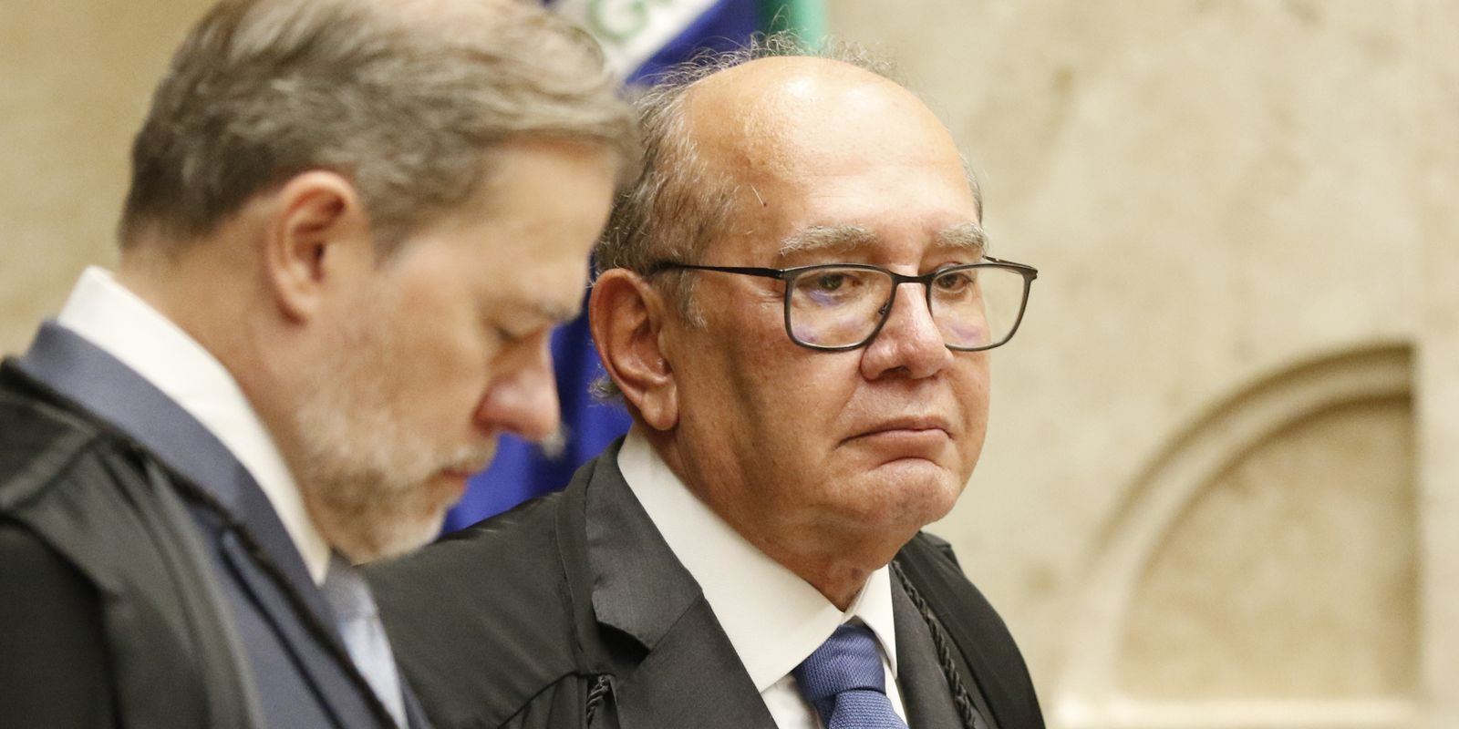 Mendes pede parecer sobre ações contra impeachment de ministros do STF