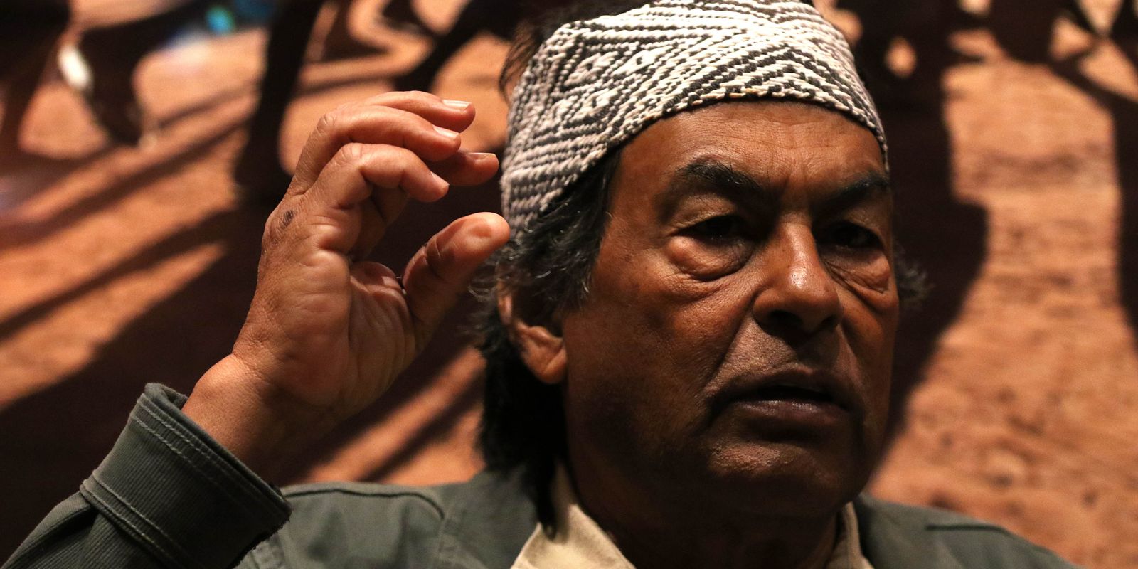 Krenak apresenta vida e obra em exposição inédita na capital paulista