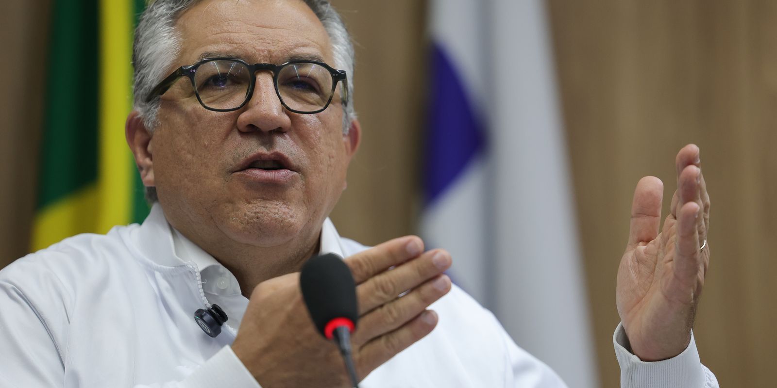 “Não vamos negar aos nossos filhos o direito à vacina”, diz Padilha