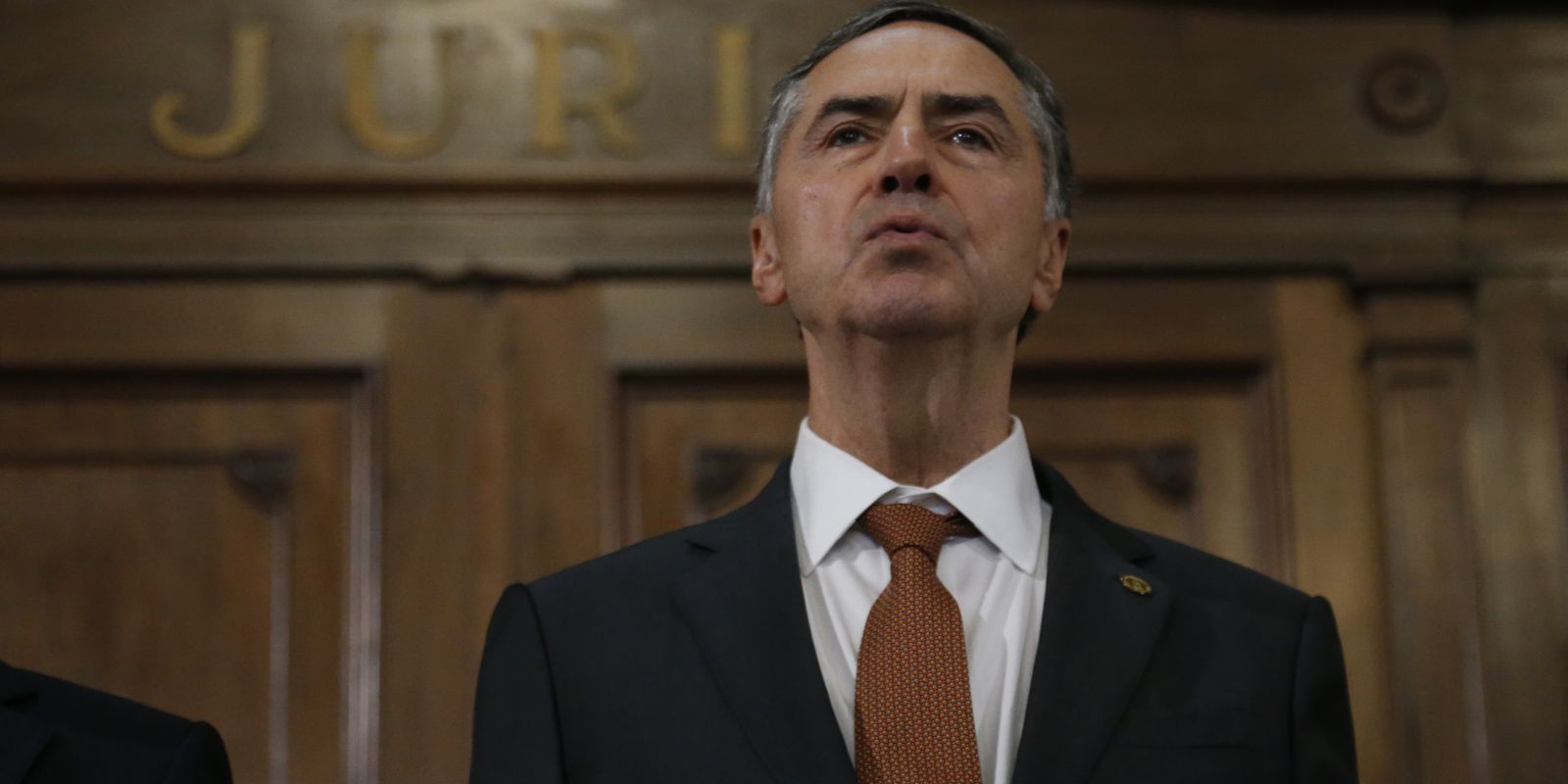 Barroso diz que pretende viver sem exposição pública após sair do STF