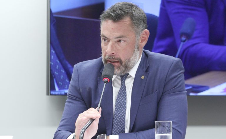 Comissão de Constituição e Justiça aprova dedução no Imposto de Renda de gastos com remédios para autismo – Notícias