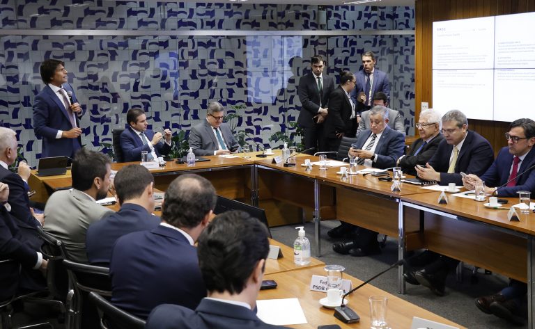 PEC da reforma administrativa promove resultados, governo digital e combate a privilégios – Notícias