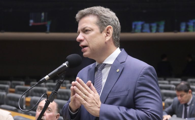 Comissão aprova projeto que cria programa de capacitação digital para pessoas idosas – Notícias