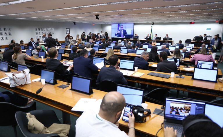 Conselho de Ética analisa 11 novos processos contra deputados – Notícias