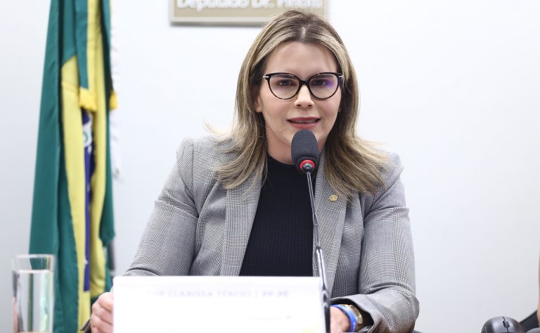 Comissão aprova projeto que criminaliza uso de IA em pornografia envolvendo crianças – Notícias