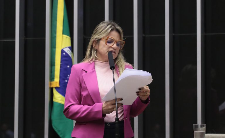 Câmara aprova medidas de proteção à primeira infância no ambiente digital – Notícias