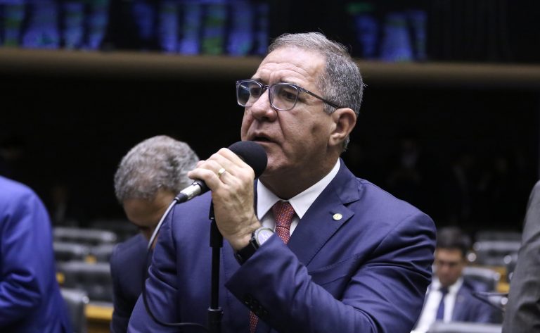 Deputados aprovam urgência para projeto que cria a bancada cristã da Câmara – Notícias