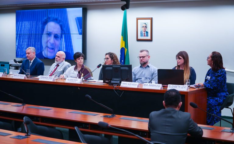 Debatedores cobram pagamento de artistas por plataformas de inteligência artificial – Notícias