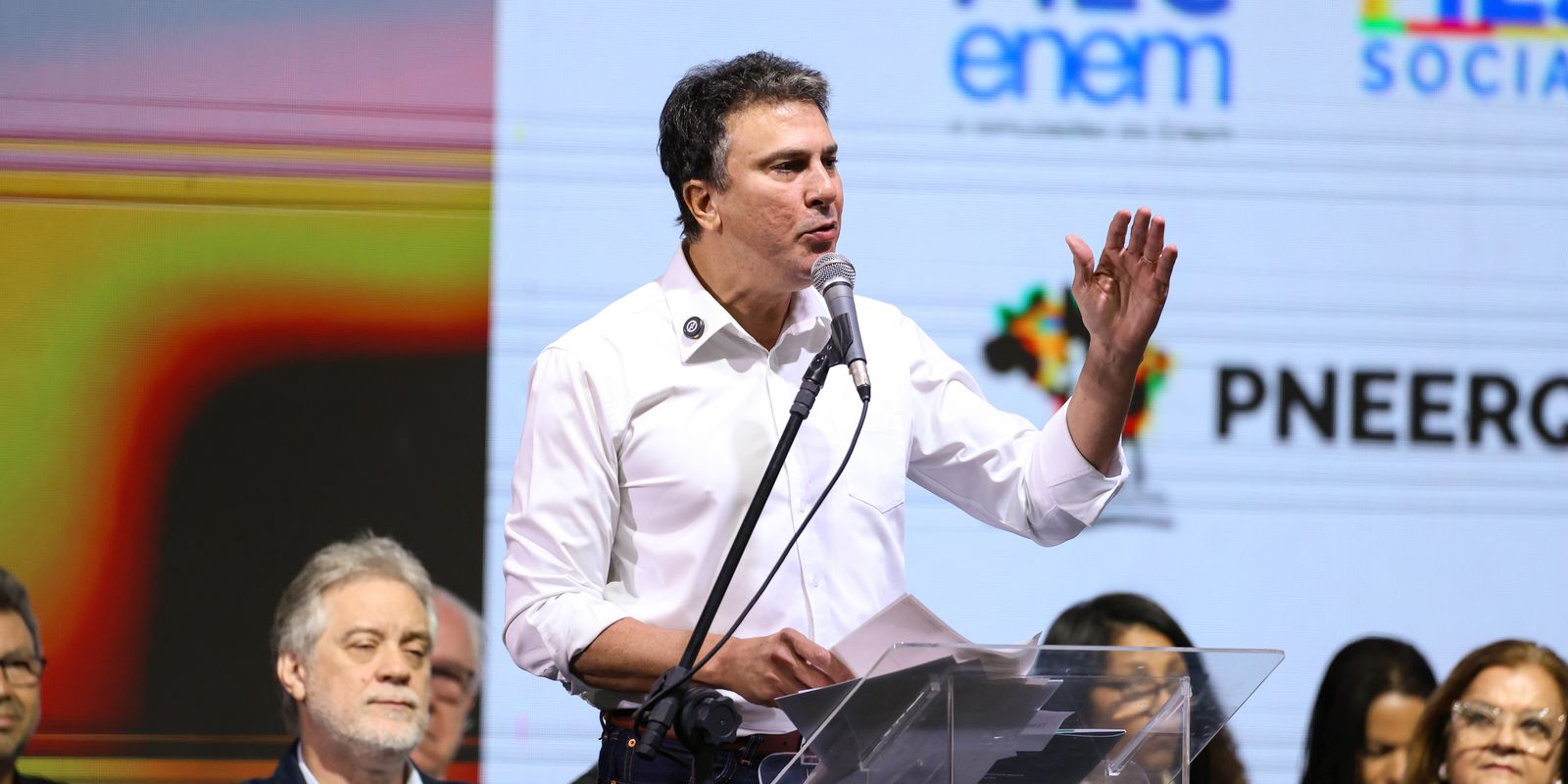 Ministro da Educação defende maior remuneração para professor