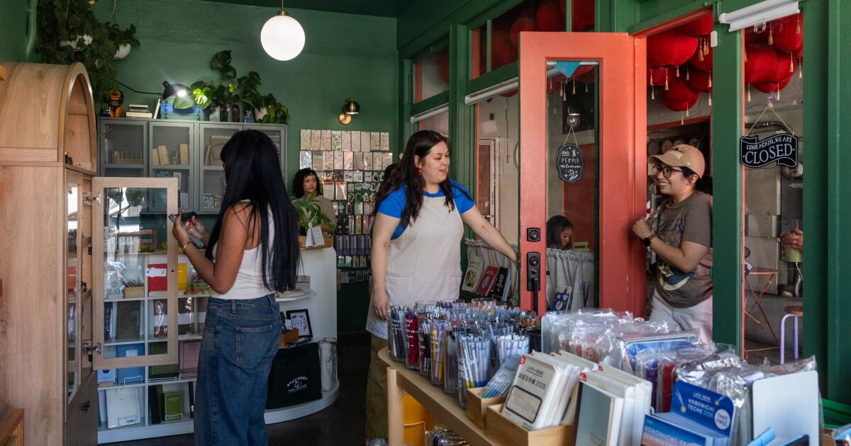 Amantes de papel, caneta e adesivos: artigos de papelaria Bungu LA vem para a Union Station