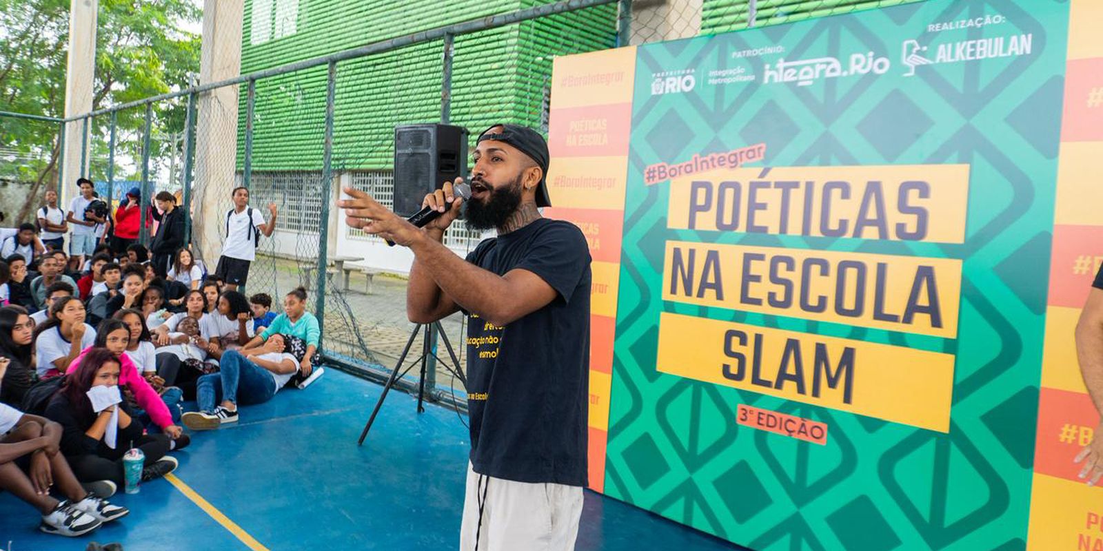 Projeto leva batalha de poesias a escolas públicas do Rio de Janeiro