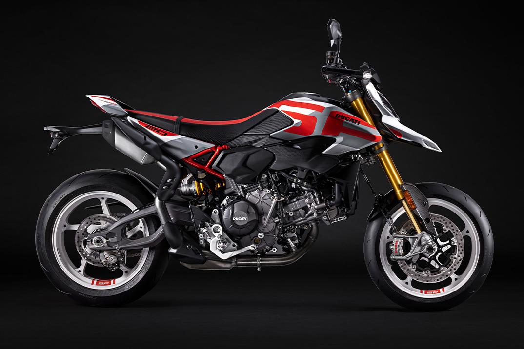 O Hypermotard V2 da Ducati descarta as válvulas Desmo para um Supermoto mais leve e mais cruel