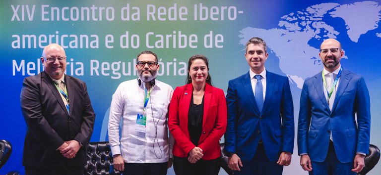 Encontro internacional sobre melhoria regulatória acontece no Brasil, na sede da ANTT — Agência Nacional de Transportes Terrestres