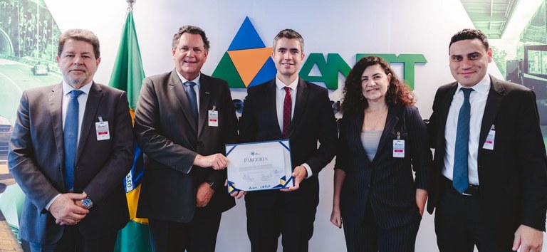 ANTT e ABTLP firmam parceria no âmbito do Programa ANTT Coopera — Agência Nacional de Transportes Terrestres